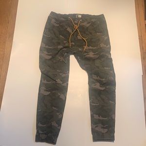 Men’s Camo Joggers size 34